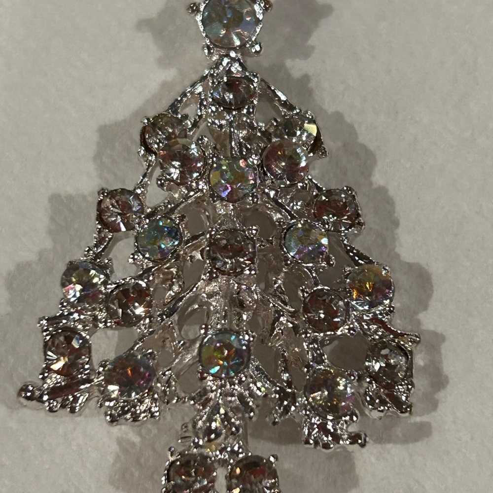 CHRISTMAS TREE BROACH..SILVER TONE..AURORA BOREA RHINESTONES